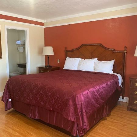 Wagon Wheel Motel Salinas Luaran gambar