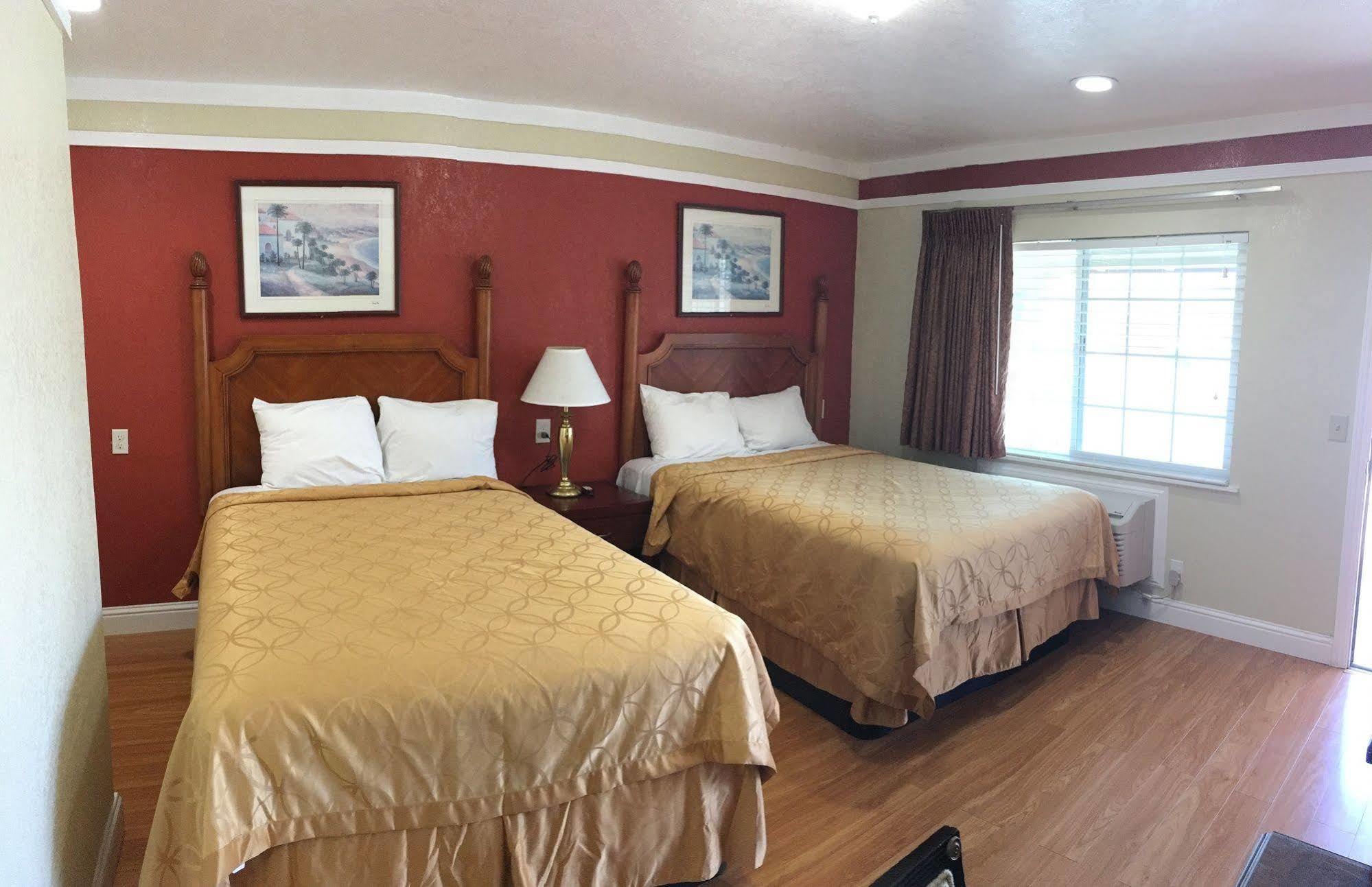 Wagon Wheel Motel Salinas Luaran gambar