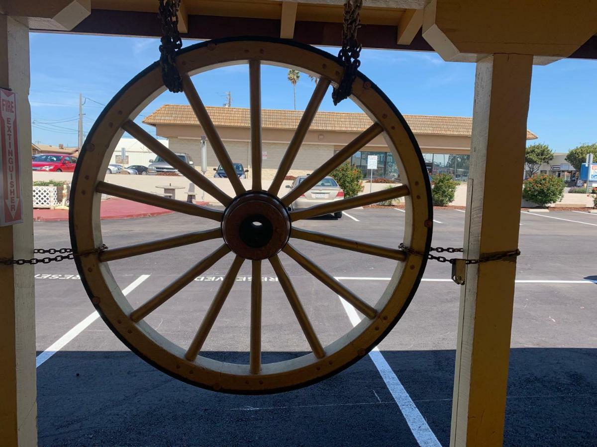 Wagon Wheel Motel Salinas Luaran gambar