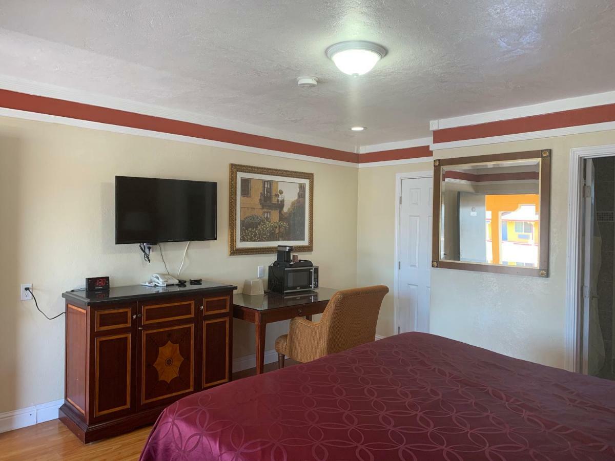 Wagon Wheel Motel Salinas Luaran gambar