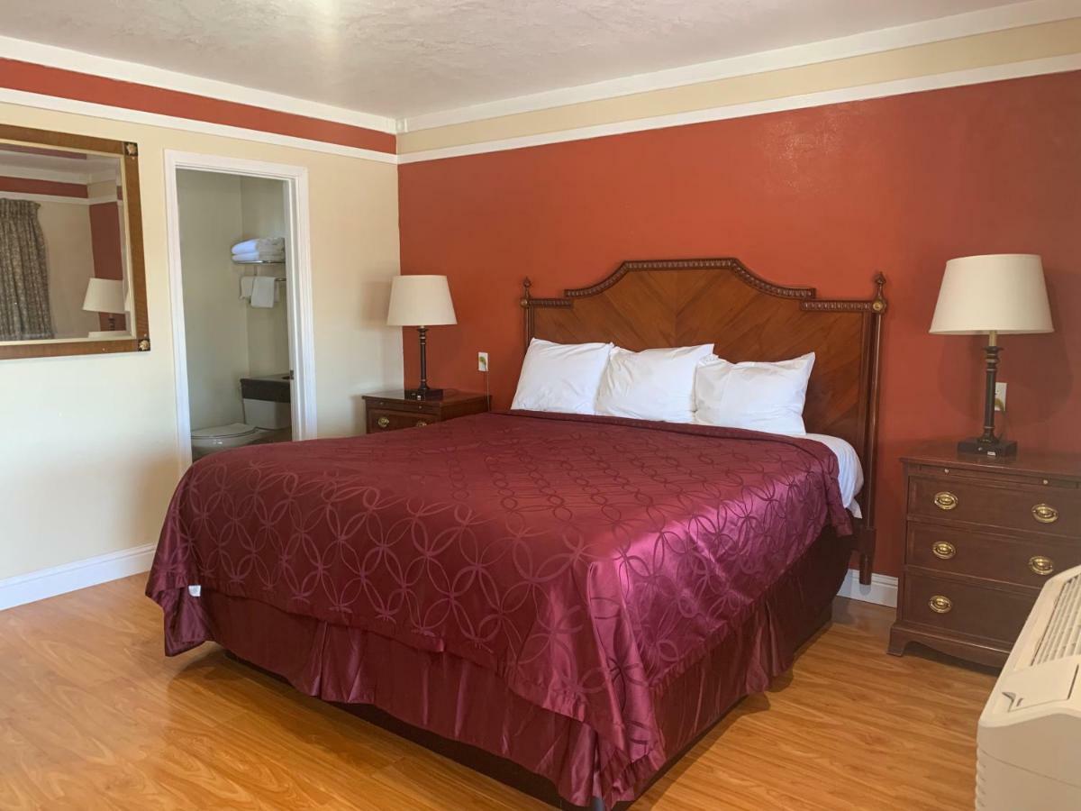 Wagon Wheel Motel Salinas Luaran gambar
